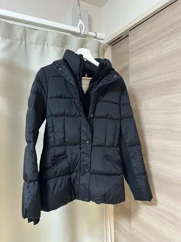 TOMMY HILFIGER 블랙 다운 자켓 S