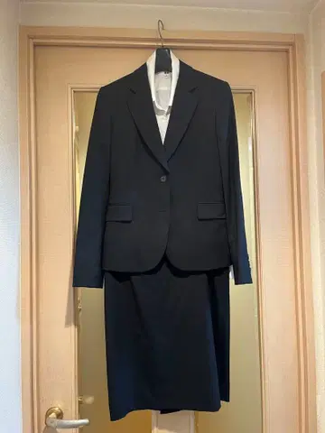 LES MUES 블랙 스커트 수트