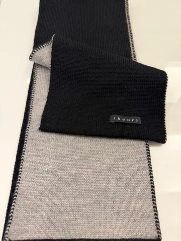 새상품 theory 리버서블 니트 머플러 블랙/그레이