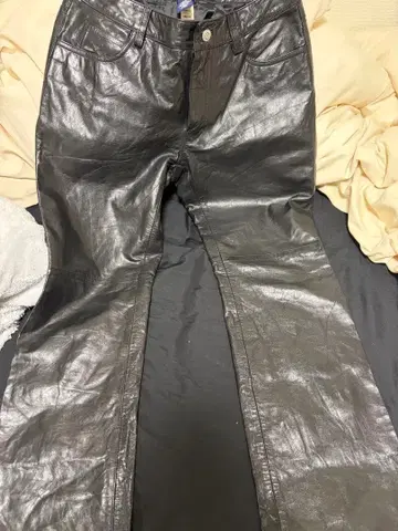 GAP 부츠컷 가죽 팬츠