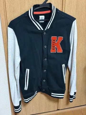 graniph 쿠루테쿠 바시티 자켓 S 사이즈