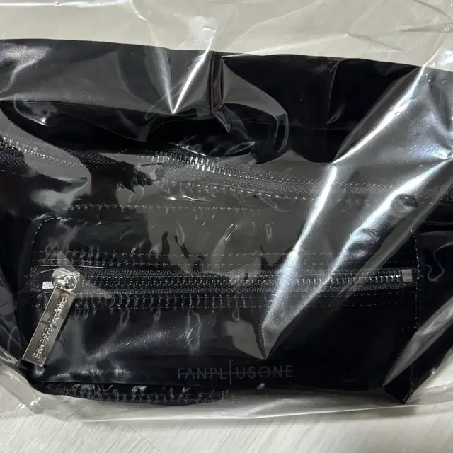 (미개봉) 지드래곤 위버맨쉬 엠디 라이트 스틱 포켓 백 응원봉 가방