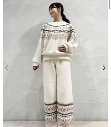 젤라또피케 노르딕 풀오버 상하의 세트