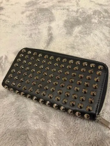 스터드 블랙 장지갑