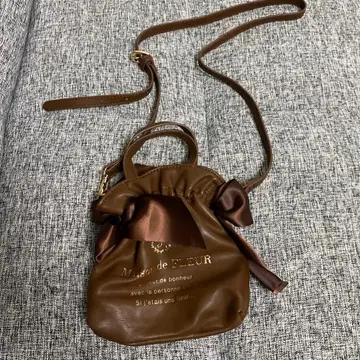 미사용 새상품 메종 드 플뢰르 미니 숄더백 브라운