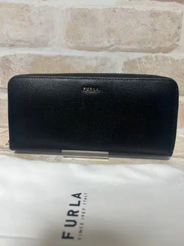 [ FURLA ] 훌라 장지갑 블랙