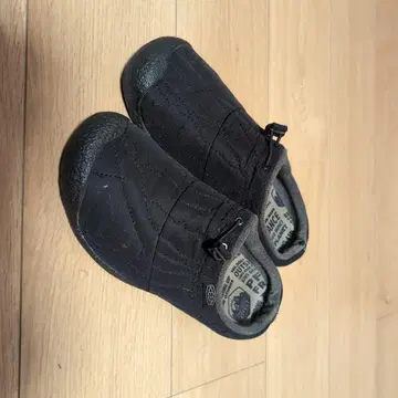 KEEN 슬립온 블랙