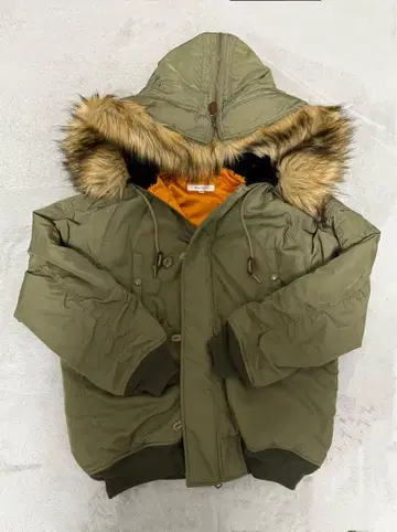 올리브 그린 MA-1 자켓 퍼 포함