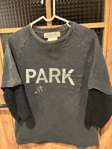 레미 레리프 Remi relief 그레이 긴팔 티셔츠 PARK