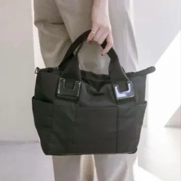 [새상품급] ear PAPILLONNER 수지 부품 토트백 2way S