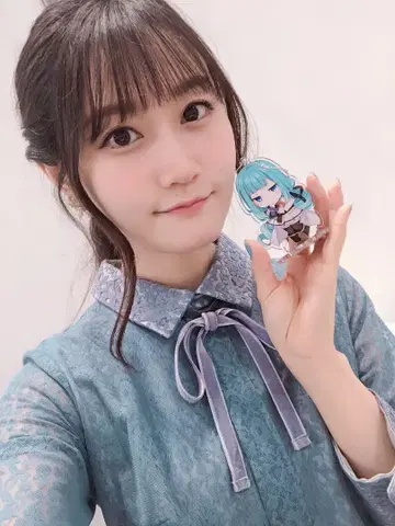 오구라 유이 착용 리본 포함 튤 레이스 원피스 블루