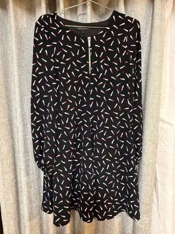 새상품급 Armani Exchange 립스틱 패턴 원피스 사이즈 4