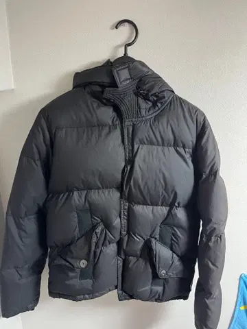 BEAMS 블랙 다운 자켓 M 사이즈