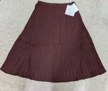 리브 버건디 플리츠 스커트