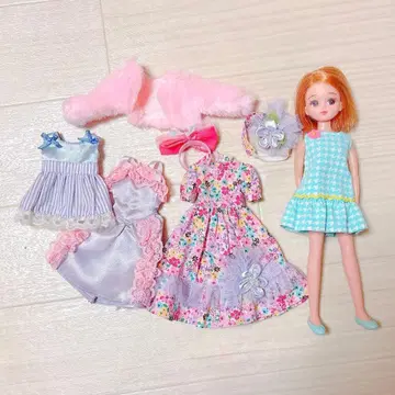 리카짱 본체와 의류 세트