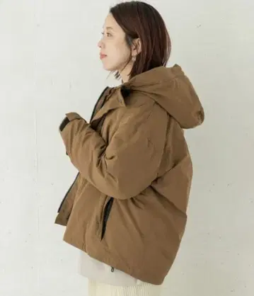 어반 리서치 서니 라벨 후디 다운 자켓 브라운