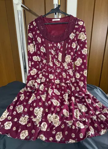 axes femme 버건디 꽃무늬 원피스