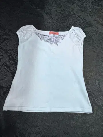 [ 새상품급 ] SunaUna 꽃무늬 자수 상의