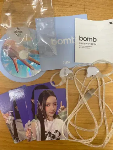 ILLIT bomb Merch Ver. 이어폰 이어모니