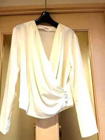 새상품급 도쿄 블라우스 카슈쿨 블라우스