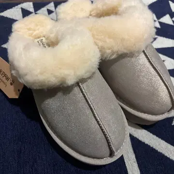 BEARPAW 골드 사보 샌들 22cm 사이즈 5 미사용 택 포함