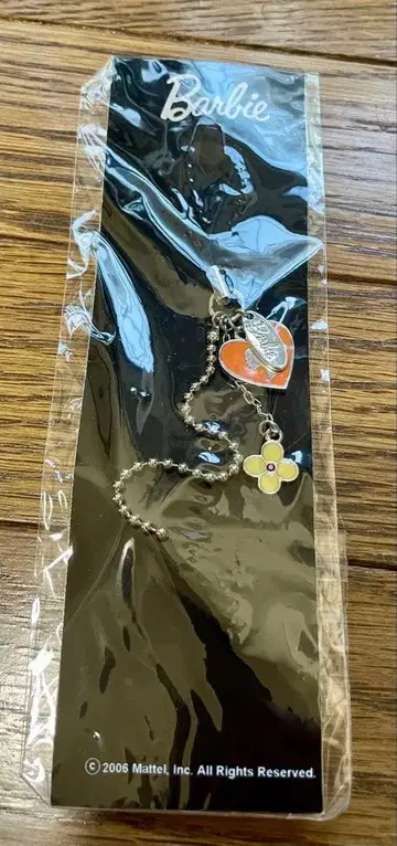 Barbie 하트형과 꽃 모티브의 스트랩 헤이세이 레트로