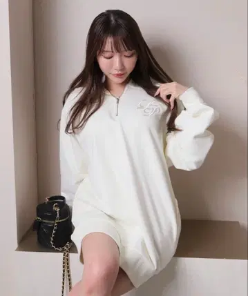 립 서비스 하프 집 엠블럼 맨투맨 원피스