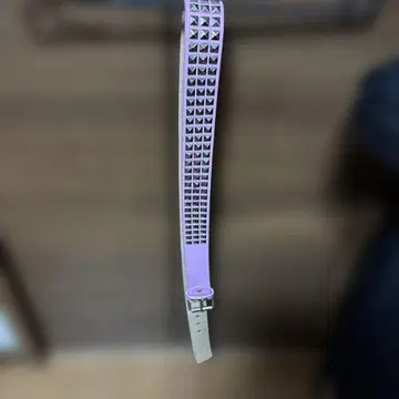 보라색 스터드 장식 가죽풍 벨트