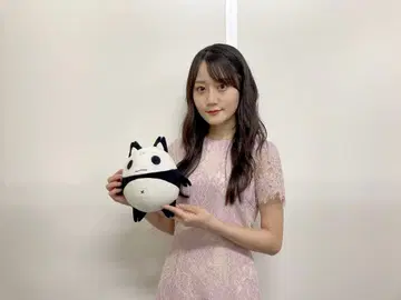 코우라 유이 착용 레이스 반팔 무릎 기장 원피스 블루