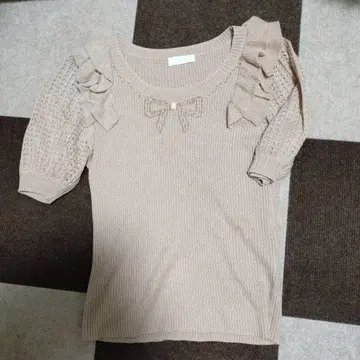 LIZLISA 핑크 베이지 리본 자수 반팔 상의