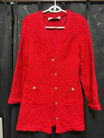 레드 노카라 자켓 골드 버튼