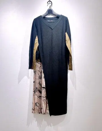 [ 새상품급 ] OSMOSIS 니트 x 이소재 절개 원피스 롱 원피스