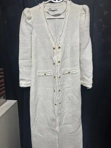 화이트 롱 원피스 버튼 포함