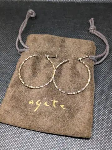 agete 트위스트 디자인 귀찌 31.3mm