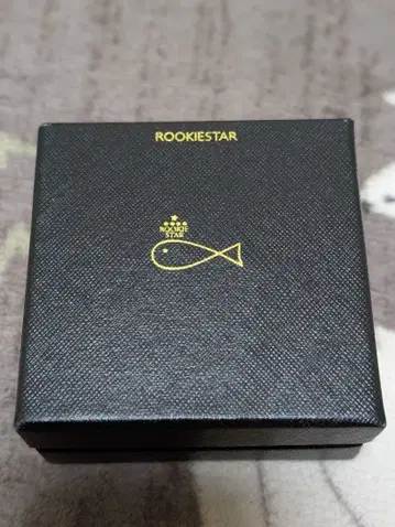 ROOKIESTAR 꽃 모티브 목걸이