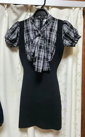 Darich 레이어드 보타이 니트 미니 원피스 BLK