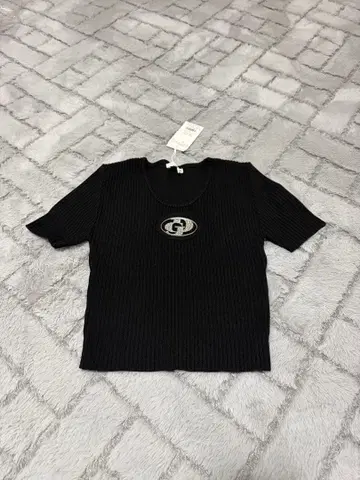 GYDA 블랙 리브 T셔츠