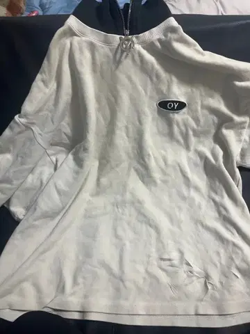 QY 화이트 트레이닝복 백 프린트