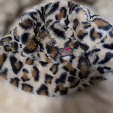 헬로키티 레오파드 무늬 모자 57.5cm