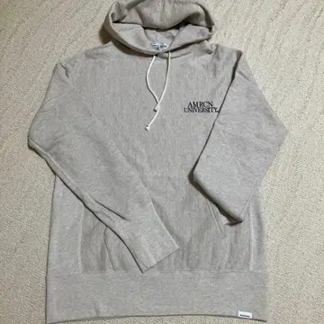 AMRCN UNIVERSITY 후드 부착 후드티