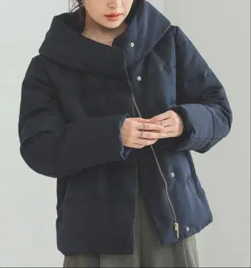 BEAMS HEART 네이비 다운 자켓