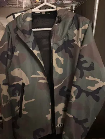 카모 패턴 나일론 자켓 후드 부착