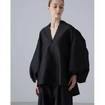 [ 24AW ] ADORE 어도어 블라우스 자카드