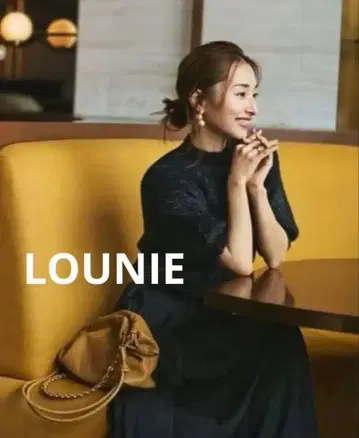 새상품급 LOUNIE 페더얀 니트 하이넥 반팔