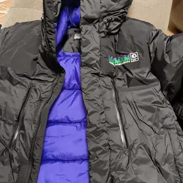 MAGICAL MOSH MISFITS 다운 자켓 블랙/퍼플