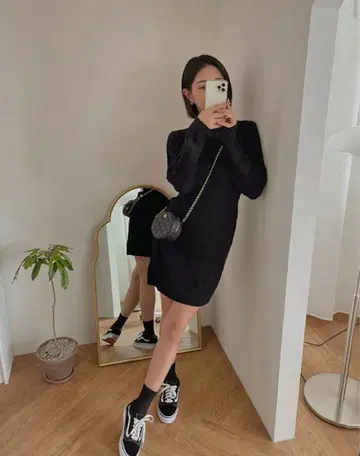 아크릴 혼방 케이블 니트 원피스 긴팔 디홀릭 블랙