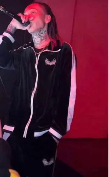 YXNGBRATZ 셋업 저리 얀파토 착용