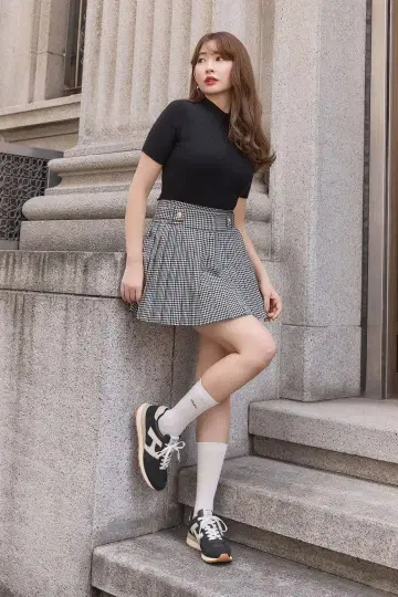 Herlipto 비엔나 플리츠 미니 스커트 사이즈 M