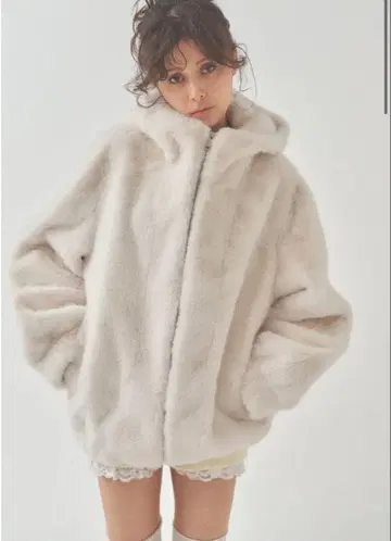 PELLICULE smooth hoodfurcoat