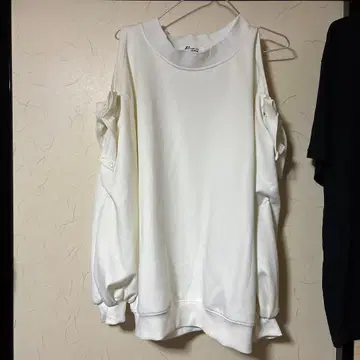 오프숄더 화이트 맨투맨 트레이닝복